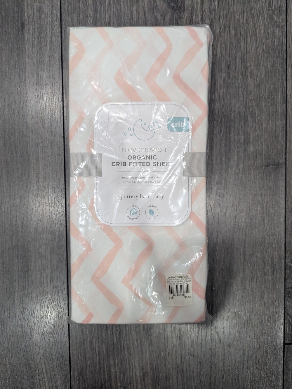 Pottery Barn Baby Finley Chevron Organic Crib Fitted Sheet - White & Light Pink